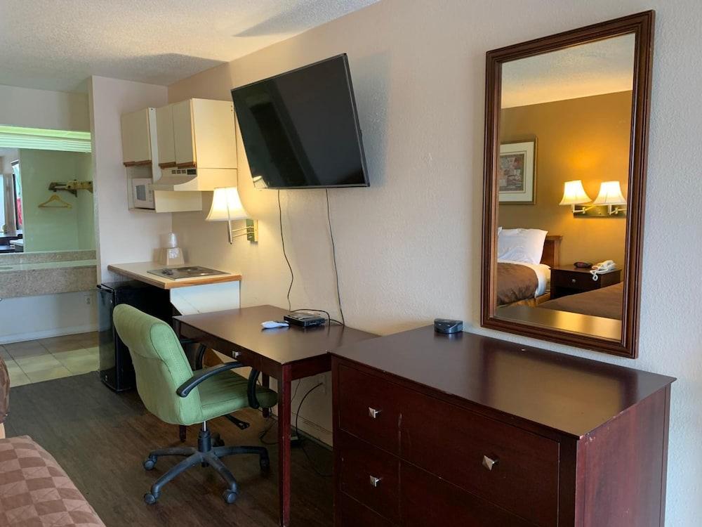 Zainee Inc Budgetel Inn And Suites Огаста Экстерьер фото